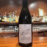 【ノワイエ シャルドネ/ピエール ジラルダンNoyer Chardonnay 2023 Pierre Girardin】ジュラの複数の畑で収穫。樹齢35年以上。アロマも味わいも華やかな花々の香りや豊かなミネラル感のある澄んだ印象。樽由来の風味が果実味とエレガントに溶け合い、バランスの取れた繊細な味わいを表現しています。リッチで複雑であると同時に、フレッシュさと透明感も感じさせます