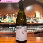 【ブルゴーニュ アリゴテ アン クルザン/レ オレBourgogne Aligote En Coulezain 2023 Les Horees】0.37haのヴォルネイの自社畑、平均樹齢30年、深い灰色の泥灰岩土壌。1/4は除伷後5日スキンコンタクト、3/4は全房圧搾、古樽で10ヶ月熟成。MLF終了まで亜硫酸無添加。軽くろ過を行い瓶詰め